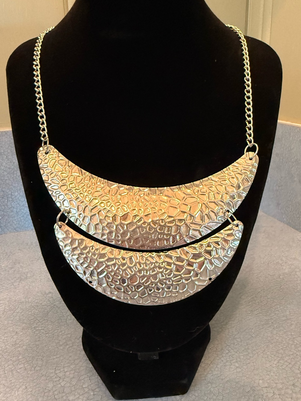 Egyptian revival style hammered two tier bib necklace 1980’s 19”